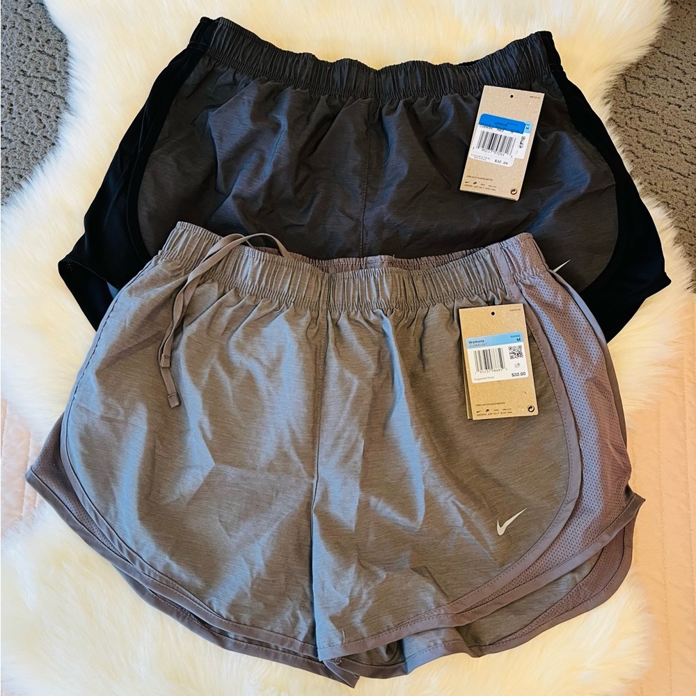 Nike Womens Icon Clash Tempo Running Shorts size M